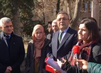 Merve Demirel için Ankara adliyesi önünde devlet arıyoruz, hukuk arıyoruz.