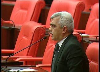 Anne baba tutuklu olan insanların çocukları ortada kalmış durumdadır