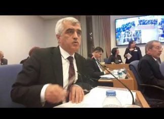 Milli Savunma Bakanlığı bütçe görüşmeleri komisyon toplantısındayım Bakan Hulusi Akar sunum yapıyor, ona eleştiri ve sorularımız olacak