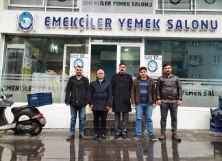 Diyarbakır’da KESK üyesi KHK ihraçların ortaklaşa kurduğu Emekçiler yemek salonunda öğle yemeğinde buluştuk.