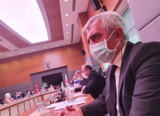 Sanayi komisyonundayım