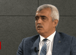 HDP Kocaeli Milletvekili Ömer Faruk Gergerlioğlu ile söyleşi: “Bürokrasi artık iktidarın gidici olduğunu hissetmeye ve ona göre yeni pozisyonlar belirlemeye başladı”