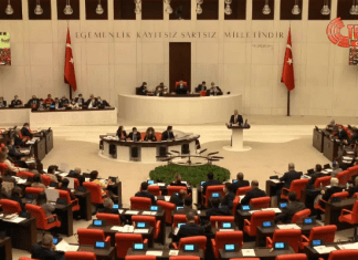 GERGERLİOĞLU: “BİR DENİZ KABUĞUNUN YASAKLANDIĞI BİR YERDE, NEREDE İNSAN HAKLARI EYLEM PLANI”
