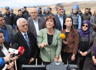 Halkların Demokratik Partisi’nin oluşturduğu heyet, imara açılan Newala Qesaba’da açıklama yaptı