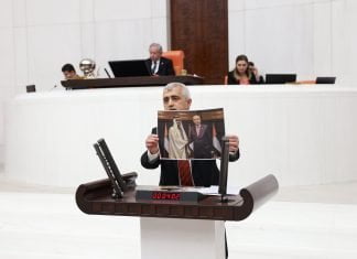 Gergerlioğlu: “”Darbecidir” şudur budur laflarını edenler Sisi’yle el sıkışıverdiler. “Hangi görüntüye inanacağız?””