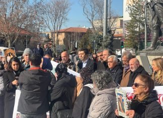 Gergerlioğlu, Ulus’ta Deprem Mağdurları ve Kayıp Yakınlarıyla Dayanışma Derneği’nin Basın Açıklamasına Katıldı