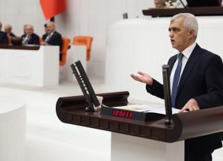 Gergerlioğlu: “Keşke sadece Kürtler Türkçe öğrenmek zorunda kalmasa, Türkler de Kürtçe öğrense ne güzel olur!”