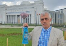 Gergerlioğlu, Yargıtay önünde fenerle adalet aradı!