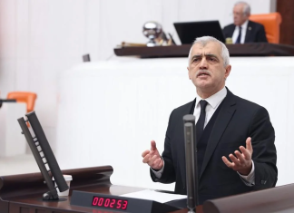 DEM Parti milletvekilleri Meclis’te basın toplantısı düzenledi