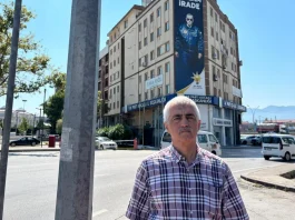 Gergerlioğlu, NATO’yu AK Parti Kocaeli İl Başkanlığı önünde protesto etti!