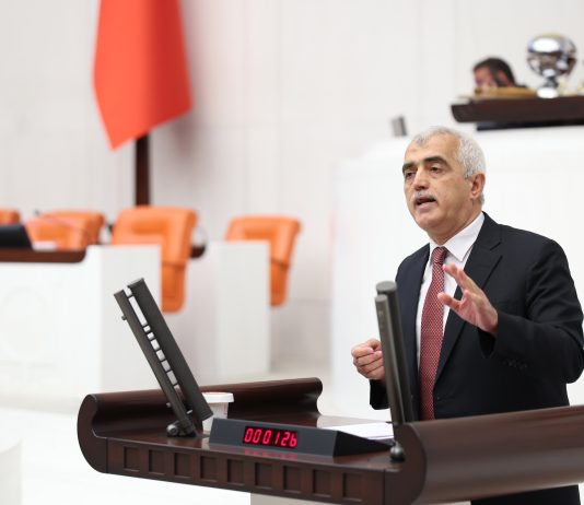 AZERBAYCAN’DAN “İSTENMEYEN KİŞİLER” LİSTESİ: MİLLETVEKİLİ ÖMER FARUK GERGERLİOĞLU DAHİL 31 TÜRK VATANDAŞINA ÜLKEYE GİRİŞ YASAĞI