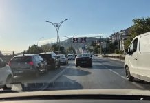 DEM PARTİ KOCAELİ MİLLETVEKİLİ ÖMER FARUK GERGERLİOĞLU D-100’DE KİLİTLENEN TRAFİĞE İSYAN ETTİ: “TEM TADİLATI YETİŞMEDİ, OKULLAR AÇILIYOR, YETKİLİLER NEREDE?”