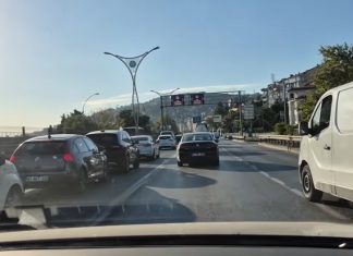DEM PARTİ KOCAELİ MİLLETVEKİLİ ÖMER FARUK GERGERLİOĞLU D-100’DE KİLİTLENEN TRAFİĞE İSYAN ETTİ: “TEM TADİLATI YETİŞMEDİ, OKULLAR AÇILIYOR, YETKİLİLER NEREDE?”
