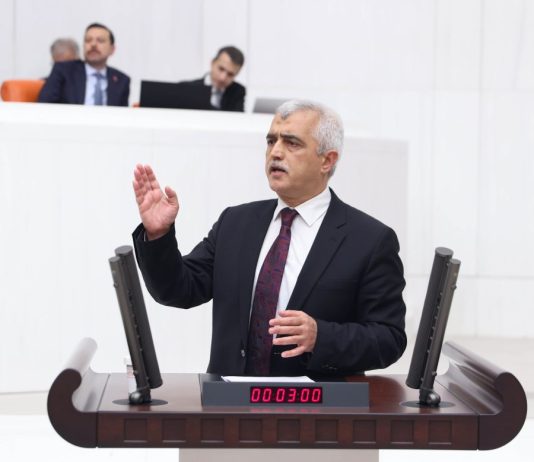 Gergerlioğlu: “Ben milletimin bağrındayım, kalbindeyim ve hiçbir yere gitmiyorum”