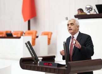 Gergerlioğlu, “Yardım paralarını fona yatırmadıysanız vakıf yetkililerini neden görevden aldınız?”