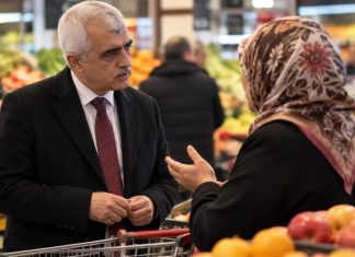 “Bir markette ülkenin en ağır yaralarıyla karşılaşıyorsunuz”